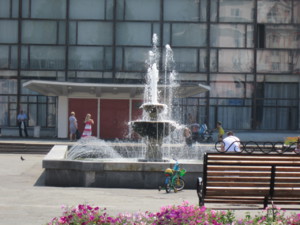 Площадь Мира.Фонтан 2012 год